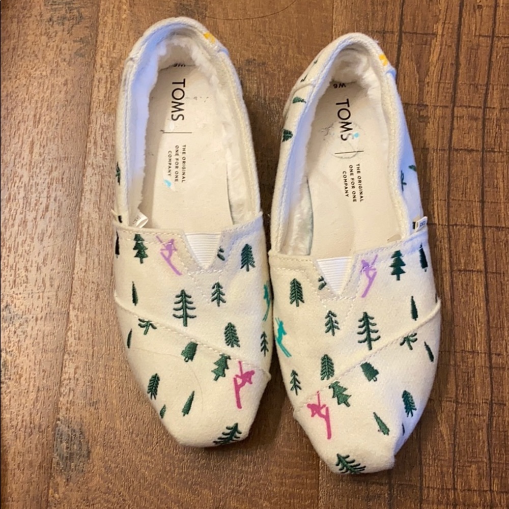 Toms - skii mountain design.